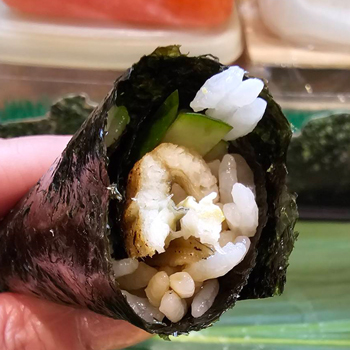 ���L���E����